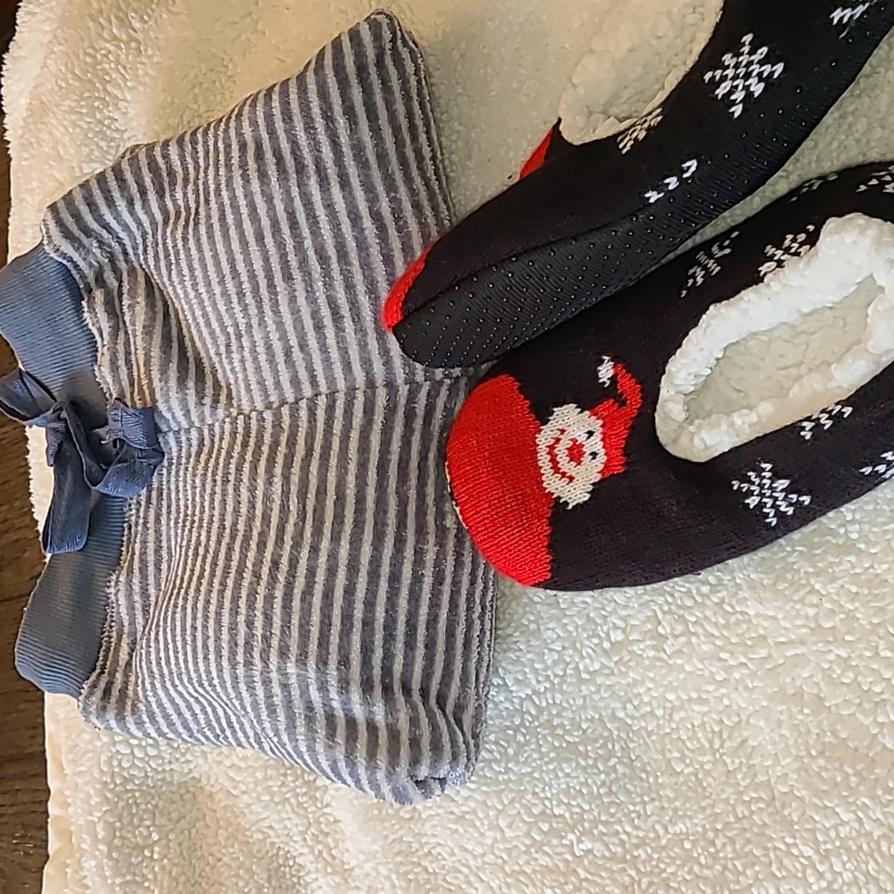 Sleep pants size L, Slippers size 8-9